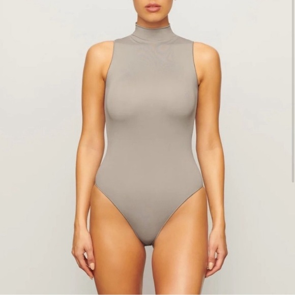 Skims Mock Neck Sleeveless Bodysuit - Picture 1 of 5